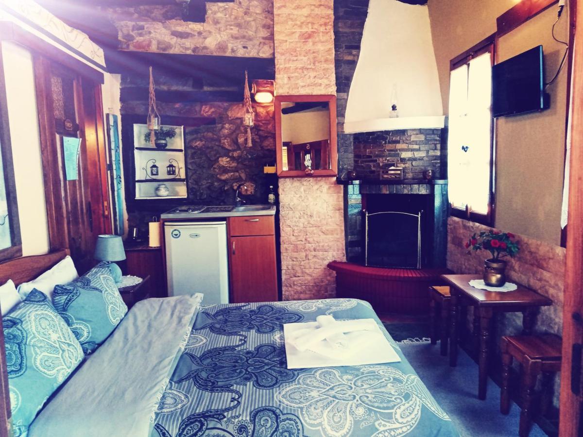 Traditional Guesthouse Erato Palaios Panteleimonas Exterior photo